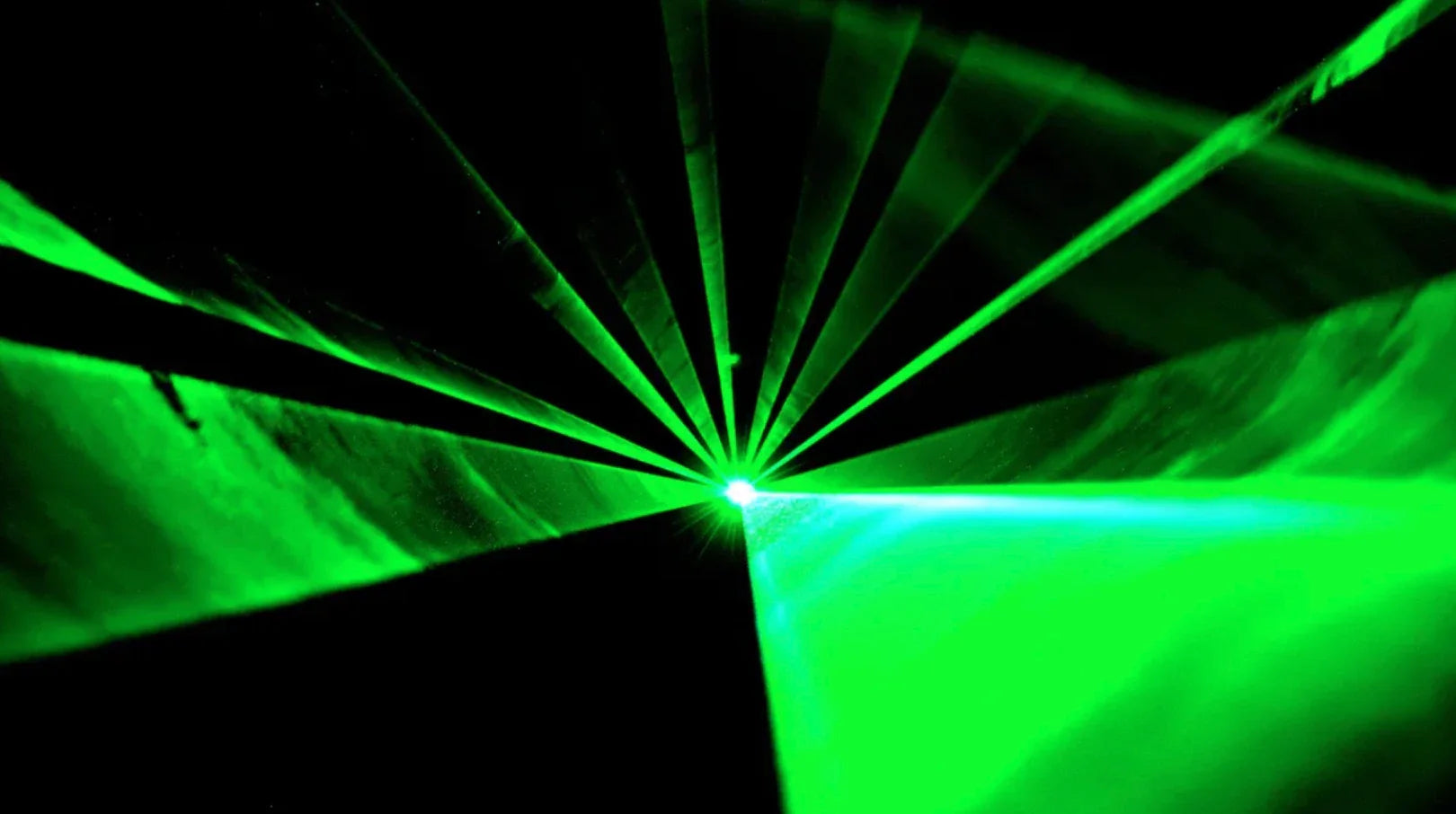 What Does mW Mean in Laser Pointers? 5mW, 100mW, 1000mW and Beyond